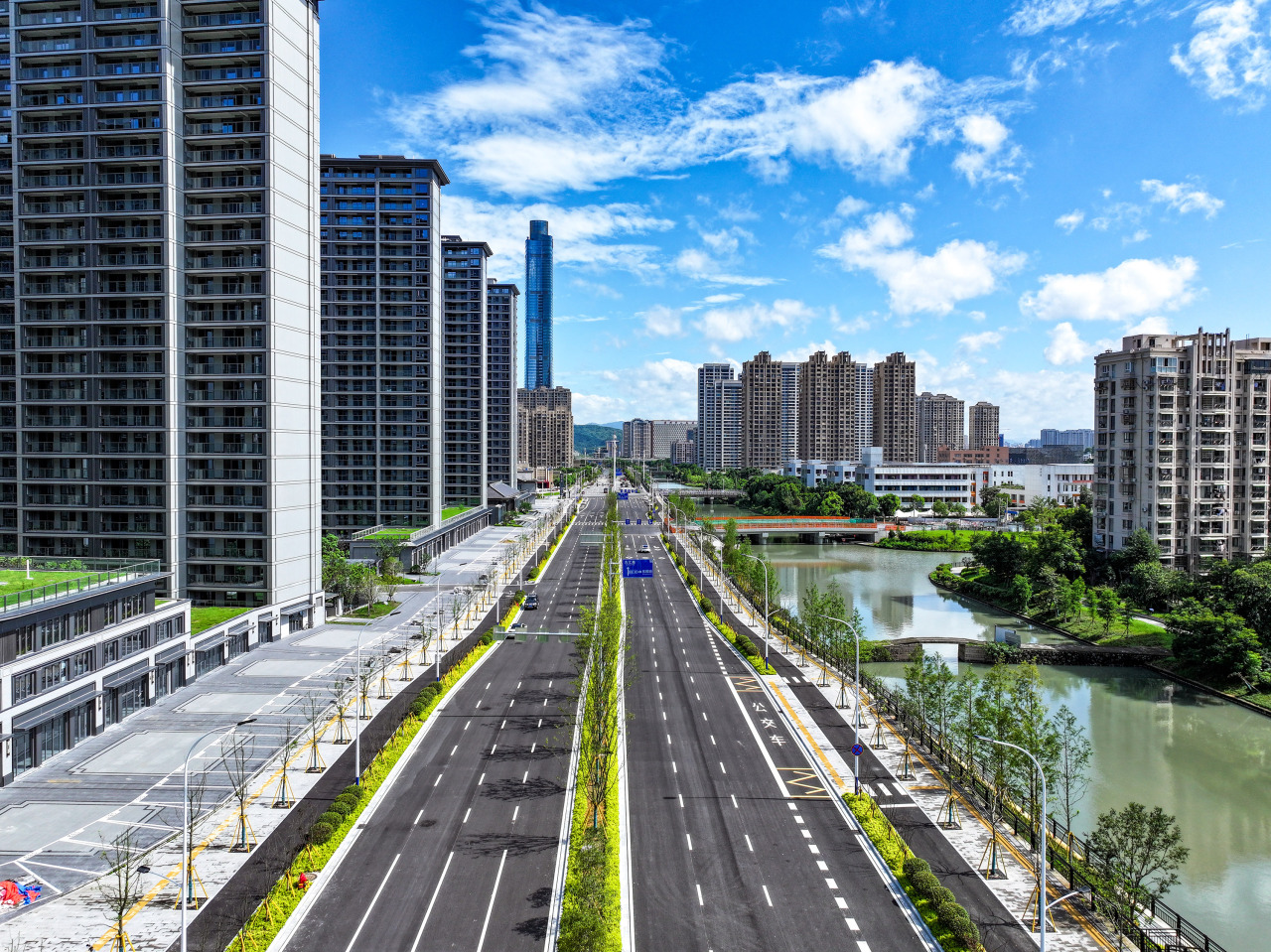 家門口的便捷!甌海中心區(qū)東四路正式通車
