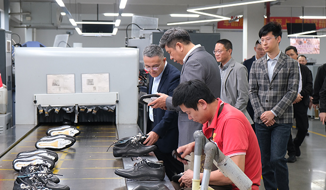 ���Ʒ��_չ���󡰜�������¡���������L���